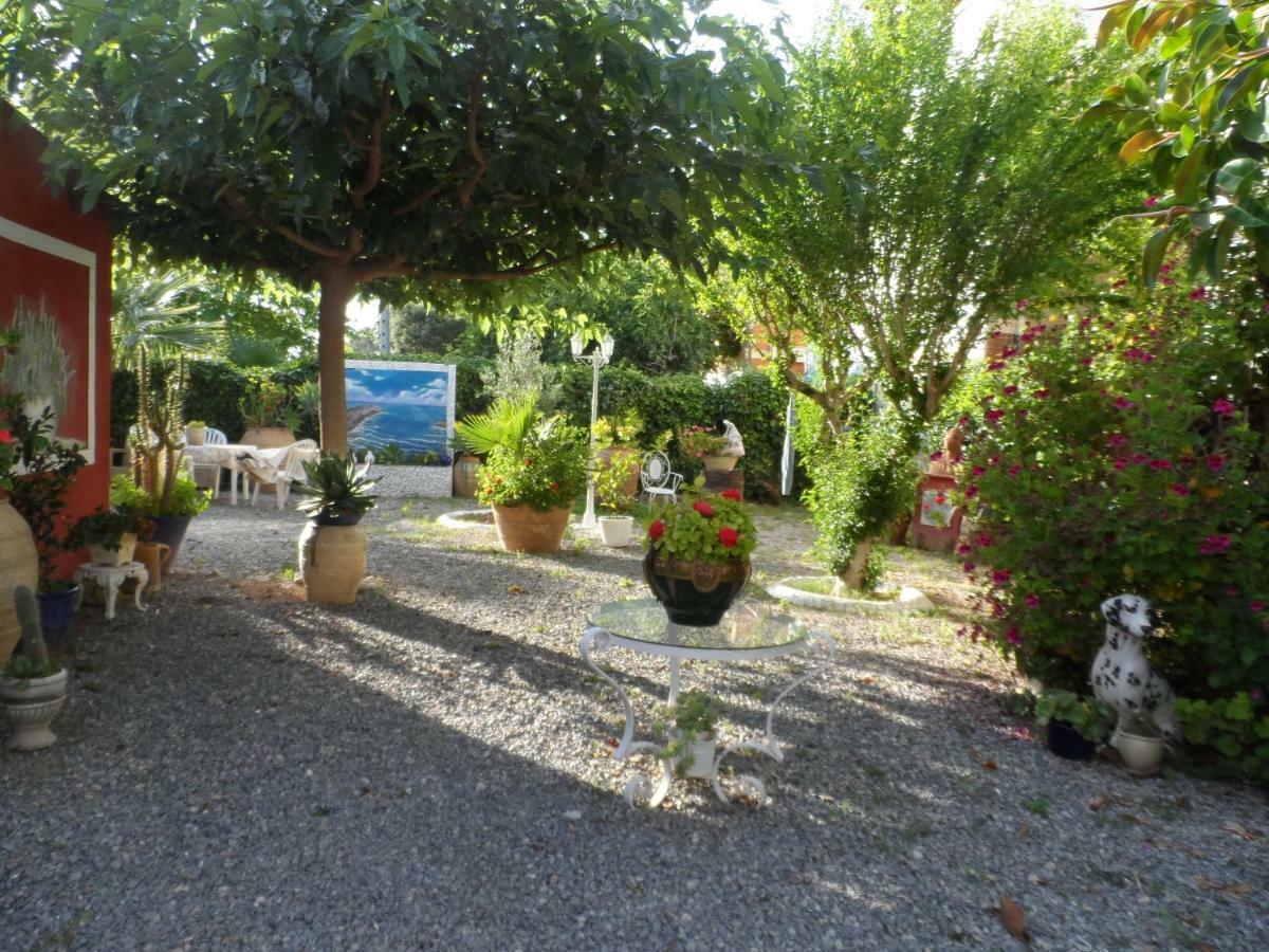 Casa Con Jardin Frente Playa De * Burriana