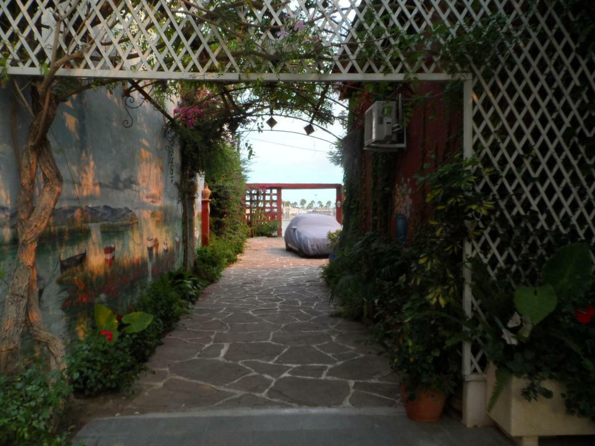Casa Con Jardin Frente Playa De Hébergement de vacances Burriana