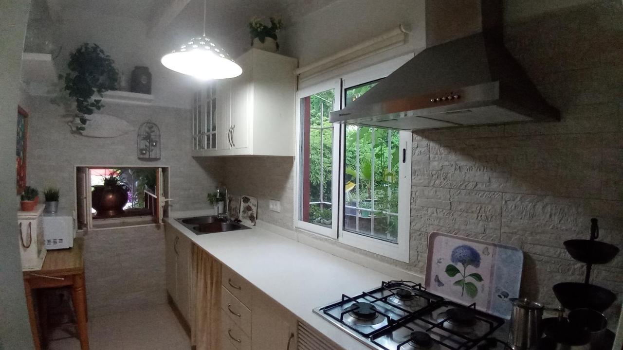 Casa Con Jardin Frente Playa De *